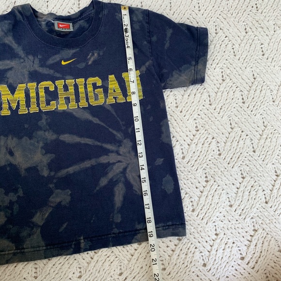 Restyled Nike Team Michigan Bleach Dyed Swirl Tee - Picture 10 of 10